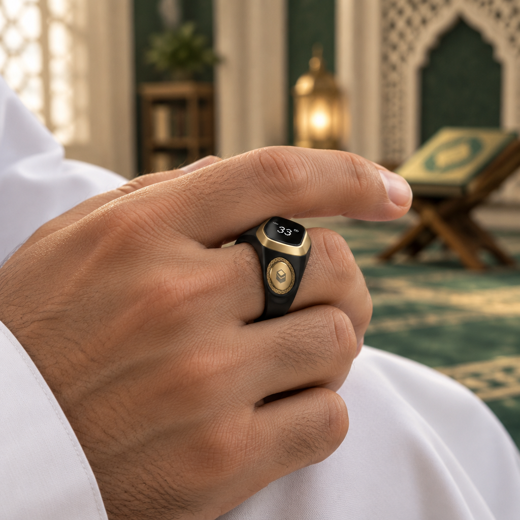 Smart Zikr Ring worn during dhikr